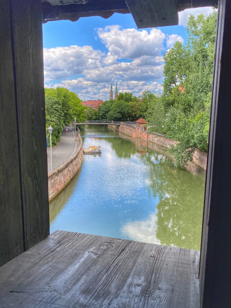 Blick vom Wehrgang der alten Stadtmauer