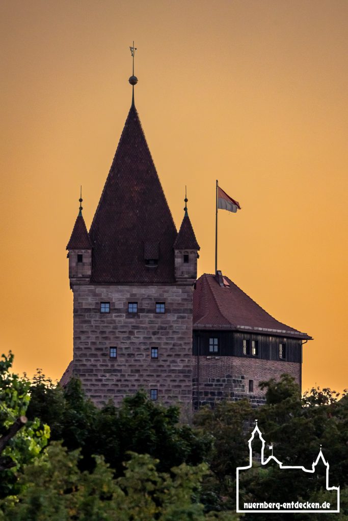 Luginsland-Turm der Kaiserburg Nürnberg im Sonnenuntergang - Foto: Ardan Füßmann