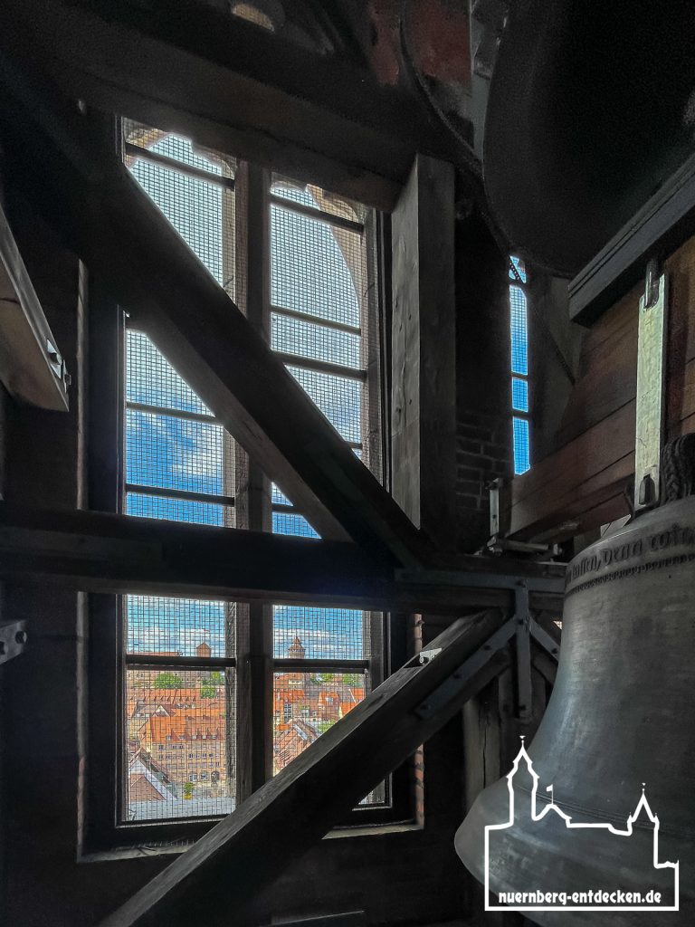 Glockenturm des Nordturms der Sebalduskirche Nürnberg - Foto: Ardan Füßmann