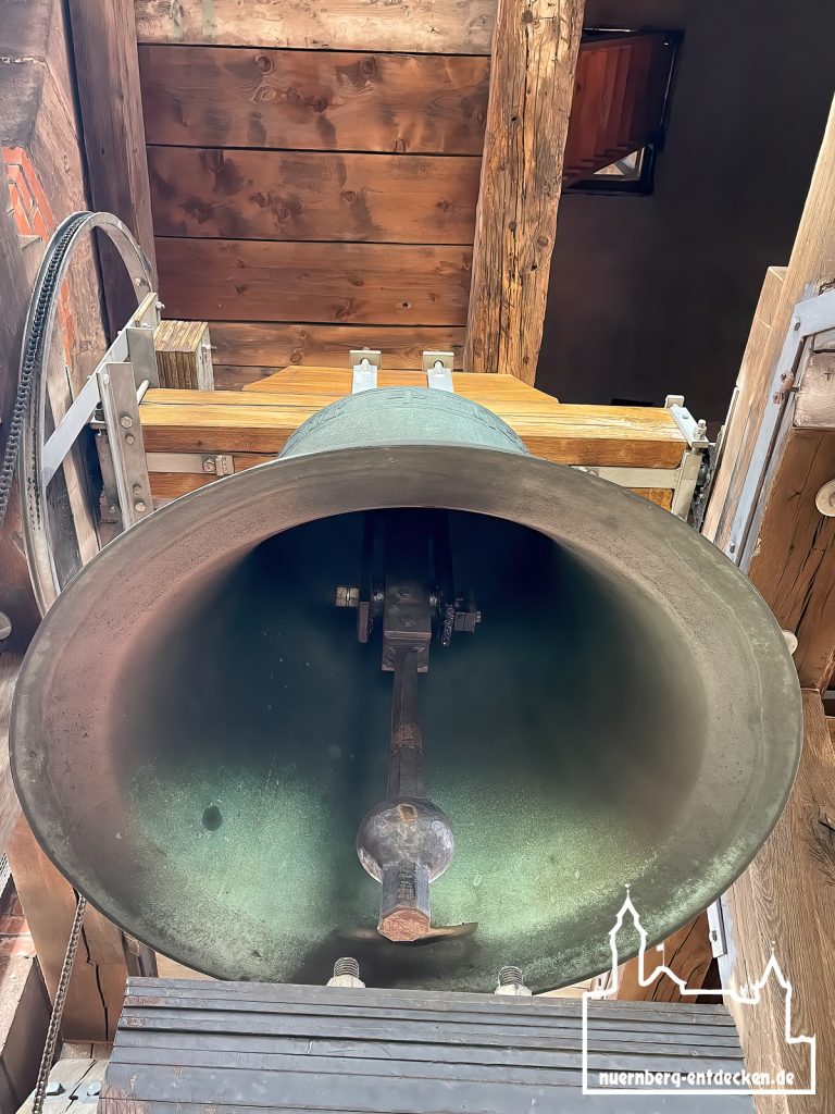 Die Glocke des Nordturms der Sebalduskirche Nürnberg - Foto: Ardan Füßmann