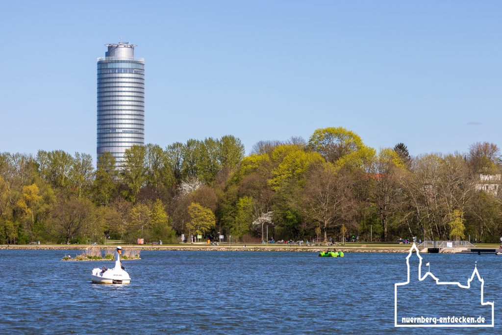 Wöhrder See in Nürnberg mit dem Business-Tower im Hintergrund - Foto: Ardan Füßmann