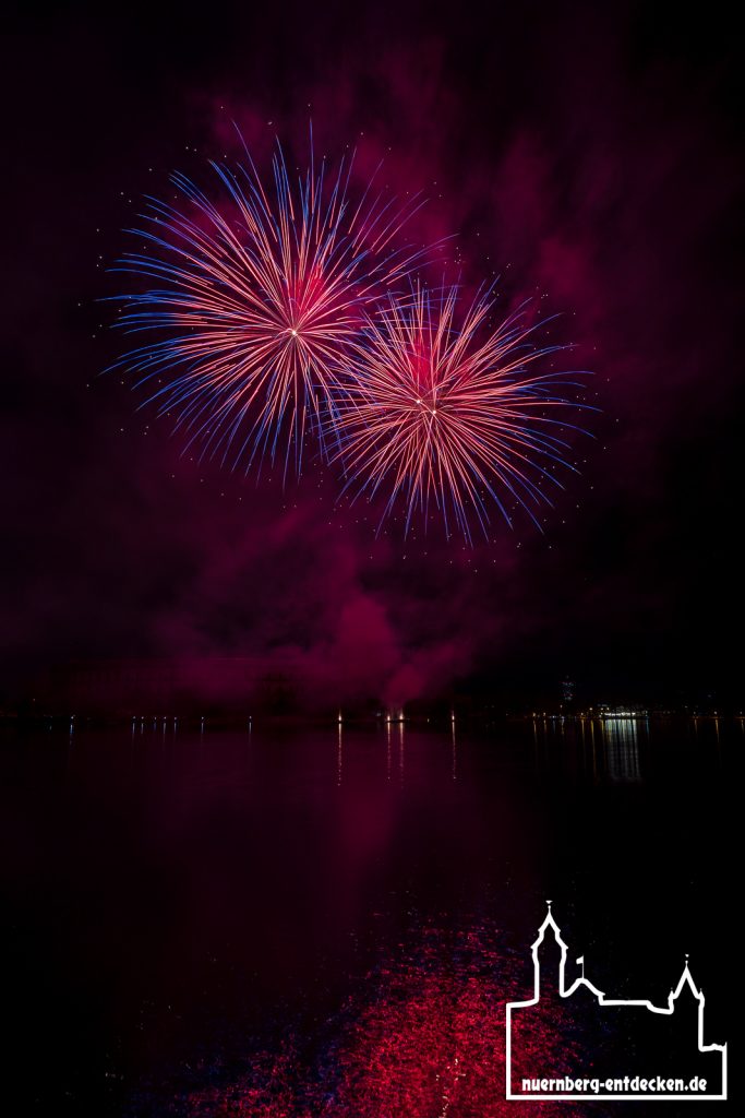 Feuerwerk zum Frühlingsvolksfest 2023 - Foto: Ardan Füßmann