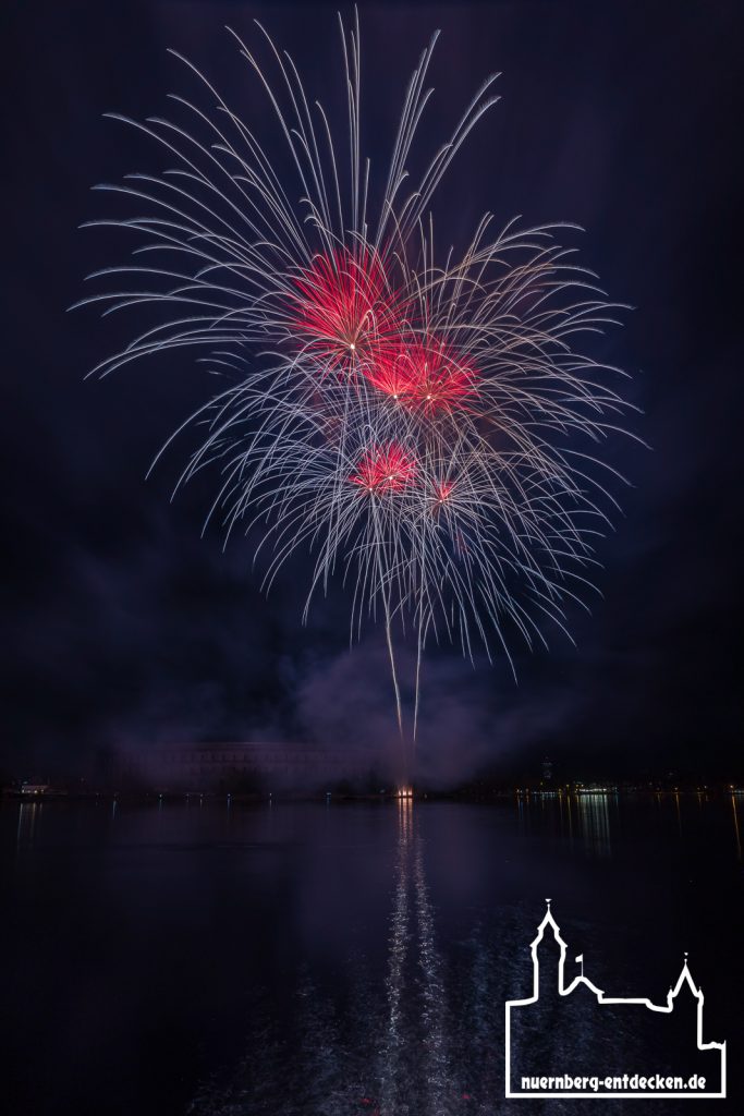 Feuerwerk zum Frühlingsvolksfest 2023 - Foto: Ardan Füßmann
