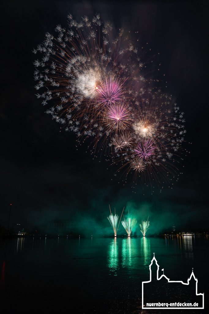 Feuerwerk zum Frühlingsvolksfest 2023 - Foto: Ardan Füßmann