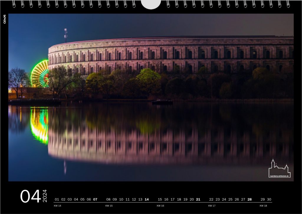 Monat April im Nürnberg entdecken Kalender für das Jahr 2024 - Kongresshalle am Reichsparteitagsgelände während des Frühlingsvolksfestes - Foto: Ardan Füßmann