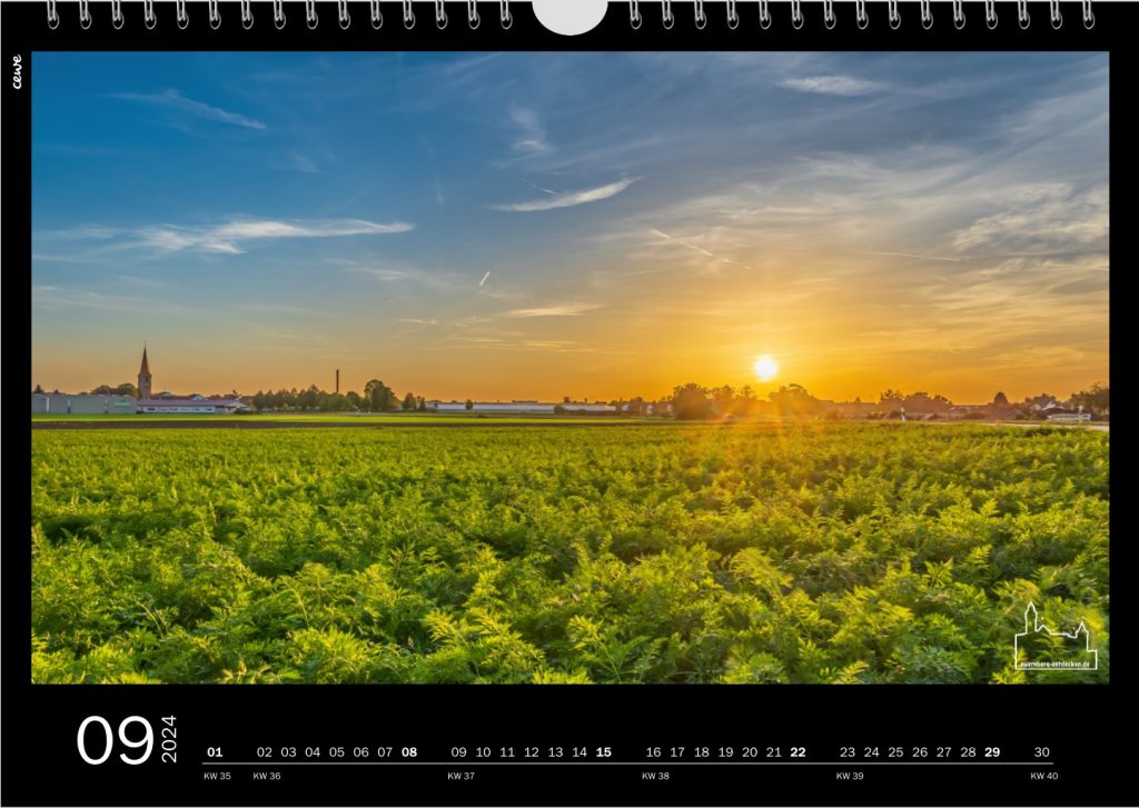 Monat September im Nürnberg entdecken Kalender für das Jahr 2024 - Nürnberger Knoblauchsland während eines wunderschönen Sonnenunterganges - Foto: Ardan Füßmann