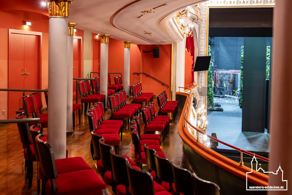 Bei einer Führung vom Staatstheater Nürnberg und den Igers Nürnberg wurde einmalige Einblicke in der Nürnberger Opernhaus gegeben. Vom Keller bis zum Dachboden wurden den Fotografen alles gezeigt.